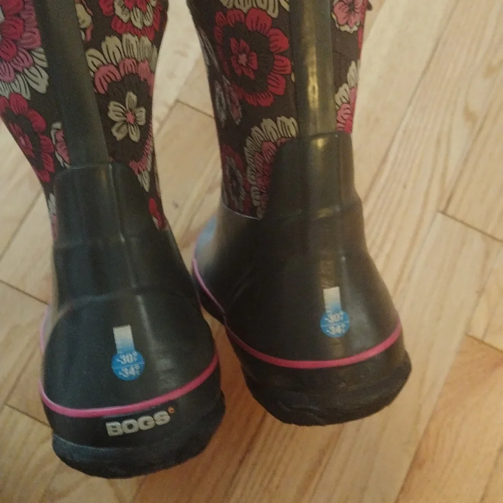 -Bogs classic pansies rubber insulated mid calf boots